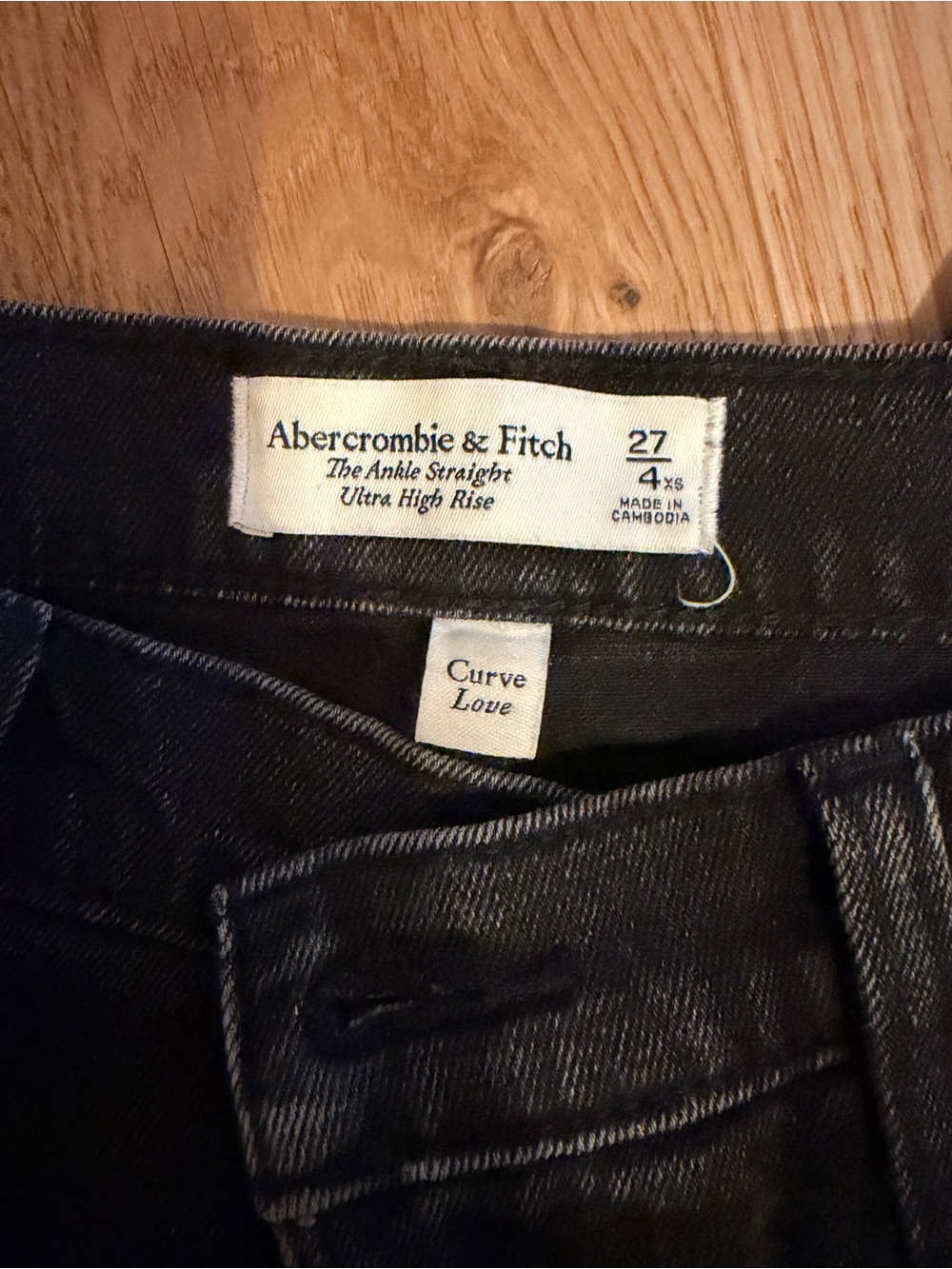 Abercrombie & Fitch Black High-Rise Ankle Jeans